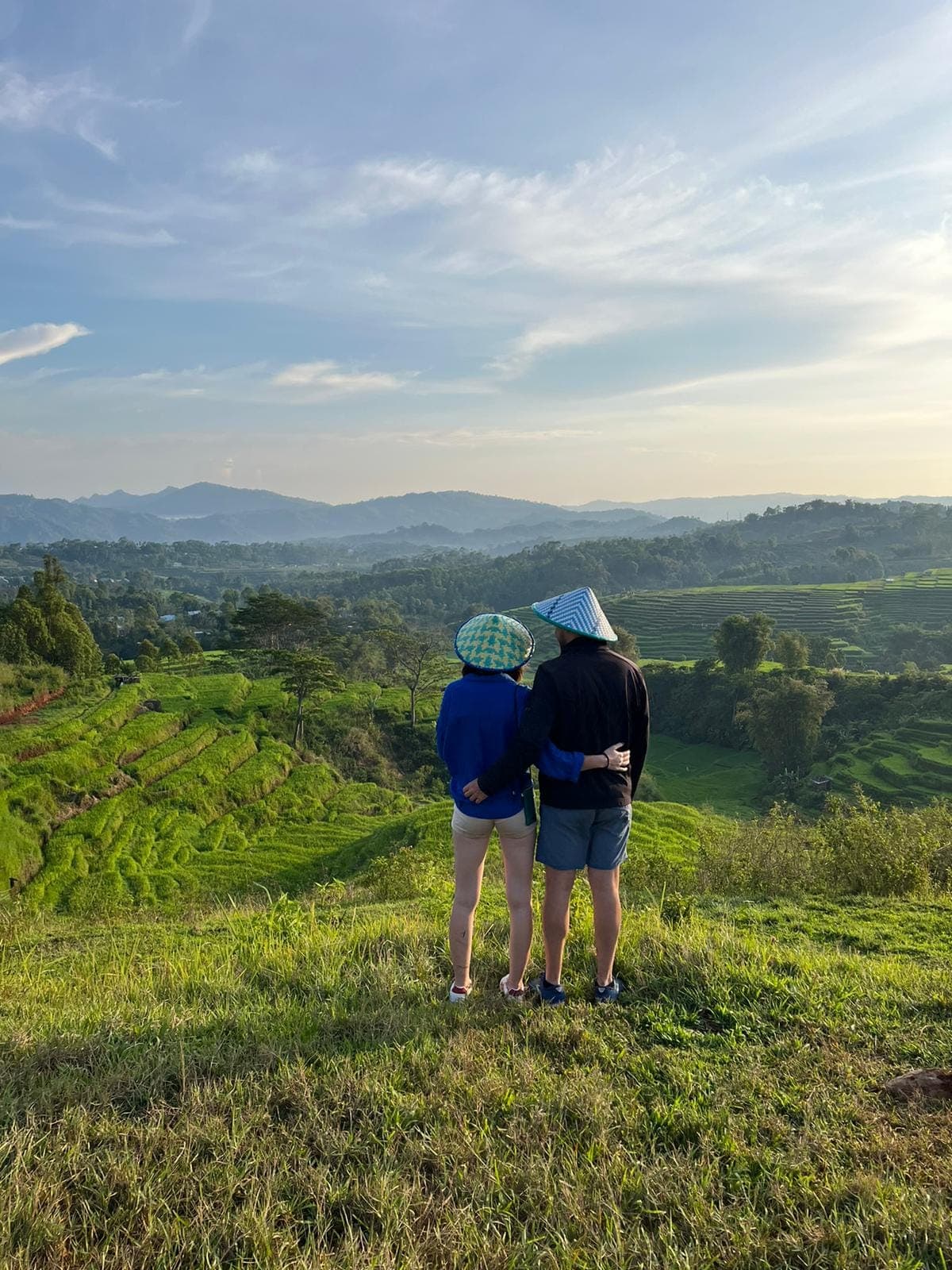 Lever de soleil face aux rizières à Ruteng